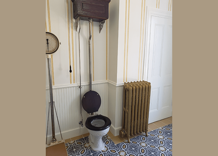 Victorian Decor - Toilet